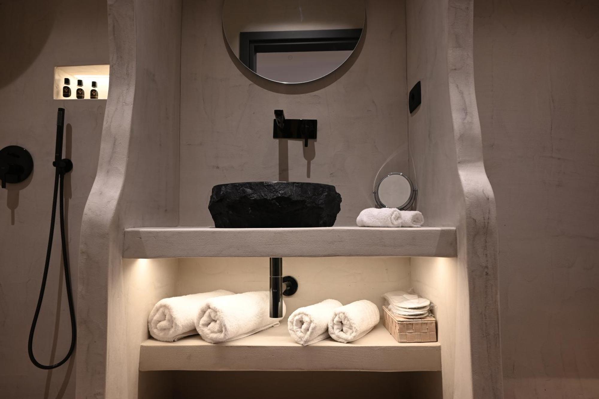 Lackos Luxury Suites Imerovígli Extérieur photo